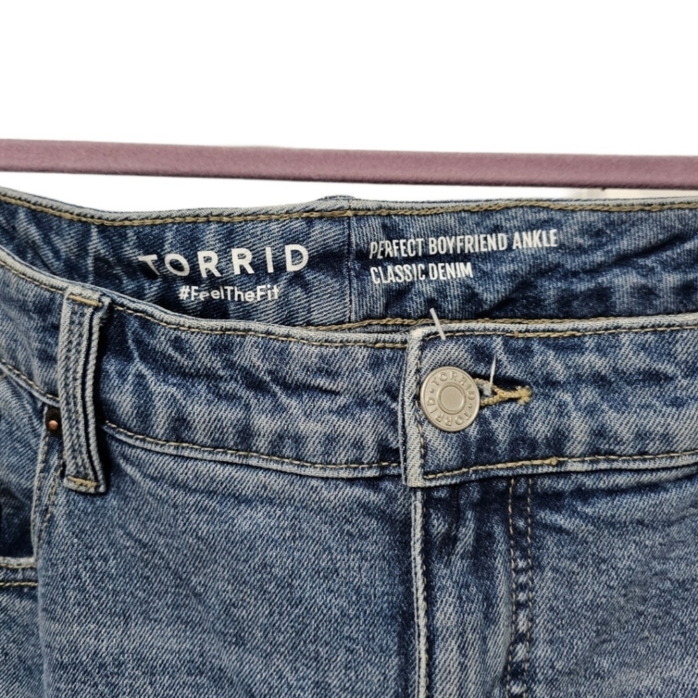 Torrid Perfect Boyfriend Ankle Premium Stretch Jeans NWOT - Picture 5 of 8